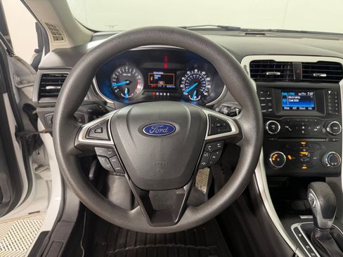 Used 2013 Ford Fusion SE FWD image 12