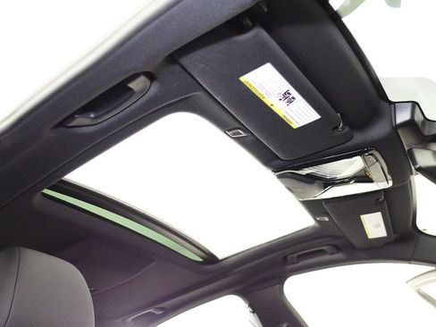 Used 2022 BMW 530i w/ Convenience Package image 17