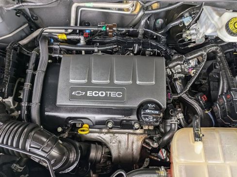 Used 2019 Chevrolet Trax LT w/ LT Convenience Package image 21