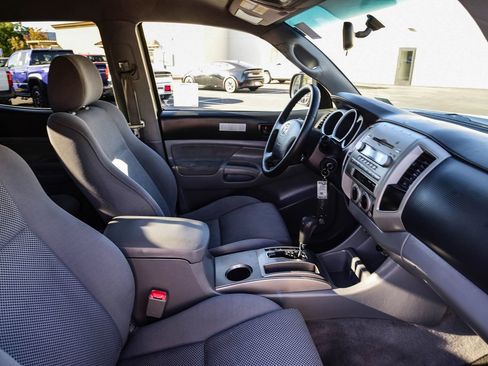 Used 2006 Toyota Tacoma PreRunner image 18