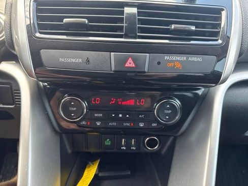 Used 2022 Mitsubishi Eclipse Cross SEL FWD image 18