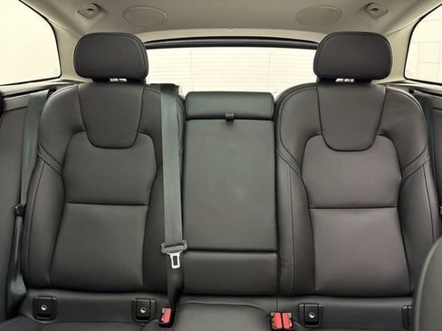 Certified 2023 Volvo XC60 B5 Ultimate w/ Climate Package image 25