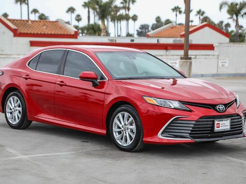 Certified 2023 Toyota Camry LE FWD image 5