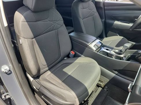 Certified 2025 Hyundai Tucson SE FWD image 20