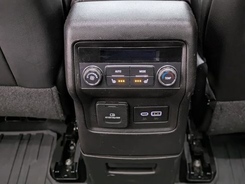 Used 2023 GMC Acadia AT4 w/ Technology Package AWD/4WD image 15
