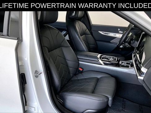 Used 2026 BMW 740i RWD image 9