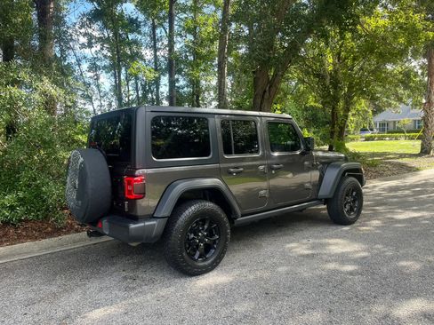 Used 2020 Jeep Wrangler Unlimited Sport AWD/4WD image 3