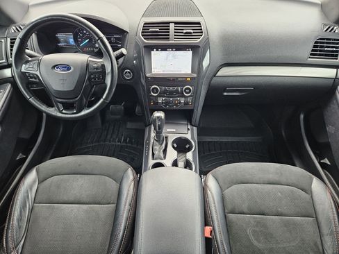 Used 2019 Ford Explorer XLT w/ Equipment Group 202A image 26
