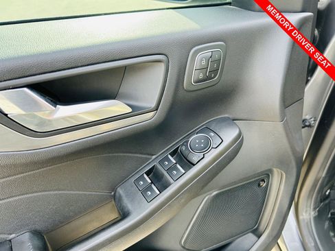 Used 2021 Ford Escape Titanium image 14