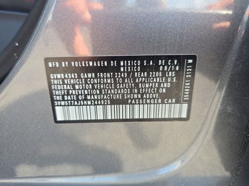 Used 2017 Volkswagen Jetta GLI FWD image 32