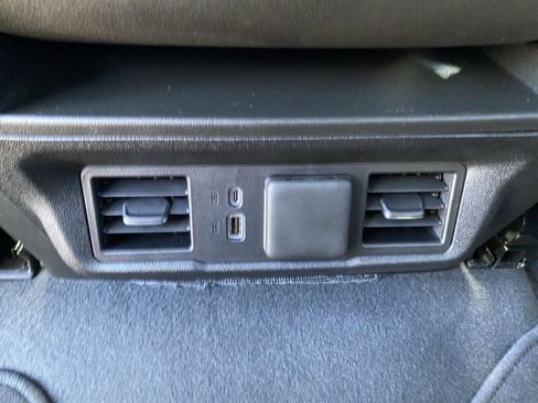 Used 2025 GMC Sierra 1500 SLT image 10