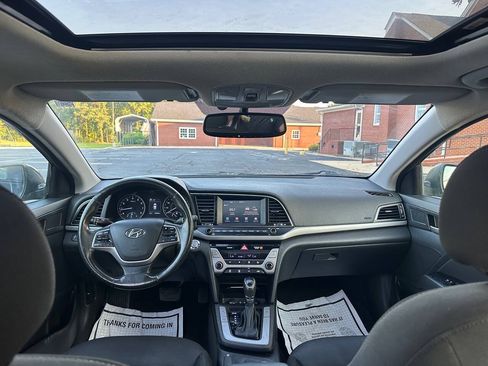 Used 2018 Hyundai Elantra Value Edition FWD image 15