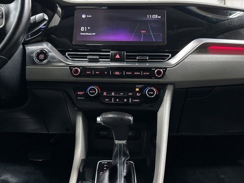 Used 2021 Kia Niro Touring image 24