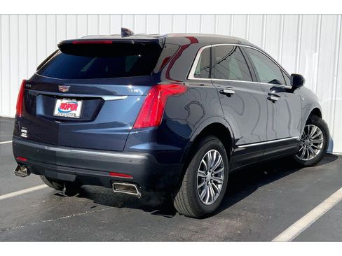 Used 2018 Cadillac XT5 Luxury w/ Driver Awareness Package image 10