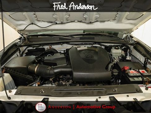 Used 2021 Toyota Tacoma TRD Off-Road AWD/4WD image 18