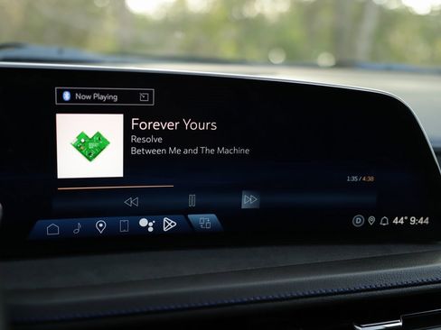 Certified 2024 Cadillac XT4 Sport image 13