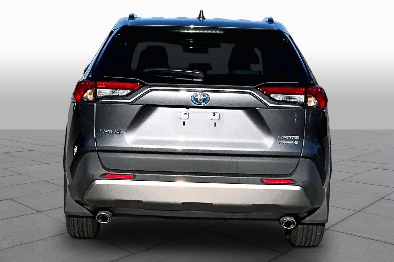 Used 2022 Toyota RAV4 Limited AWD/4WD image 5