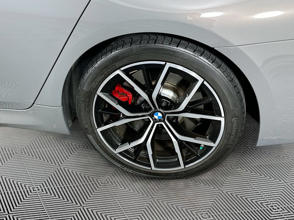 Used 2021 BMW M550i xDrive AWD/4WD image 40