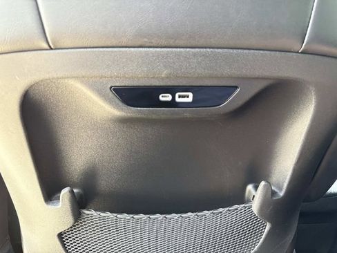 Used 2026 Chrysler Pacifica Limited FWD image 16