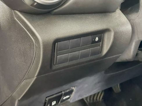 Used 2022 Nissan Kicks SR w/ Premium Package FWD image 11