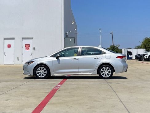 Used 2024 Toyota Corolla LE FWD image 4