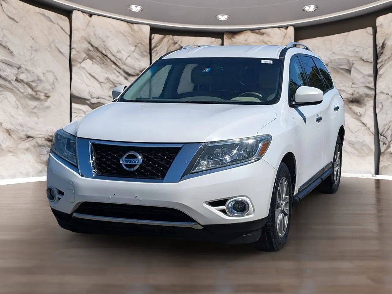 Used 2013 Nissan Pathfinder SL FWD image 1