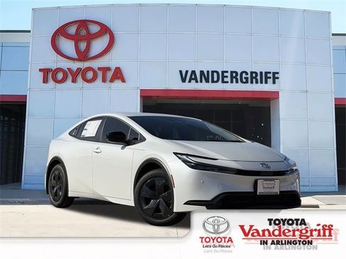 New 2026 Toyota Prius LE image 1