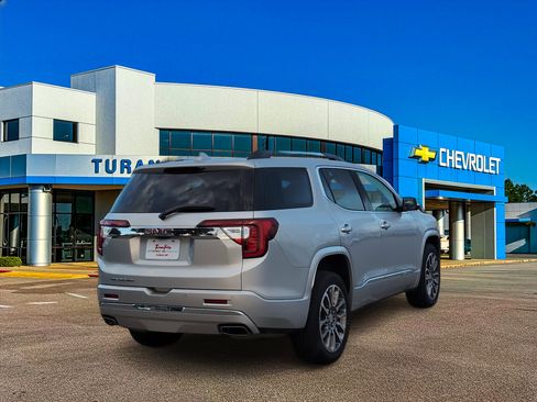 Used 2020 GMC Acadia Denali w/ LPO, Floor Liner Package image 5