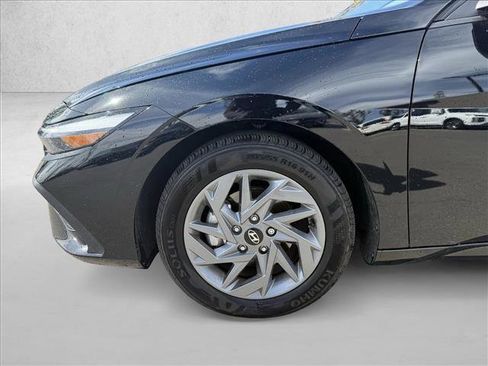 Certified 2024 Hyundai Elantra SEL FWD image 18