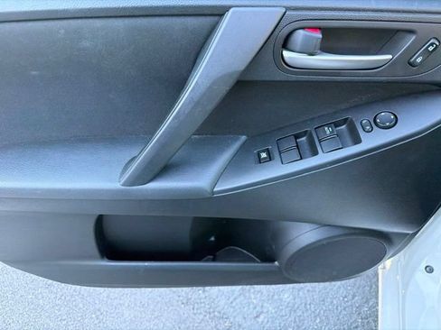 Used 2012 MAZDA MAZDA3 i Touring FWD image 13