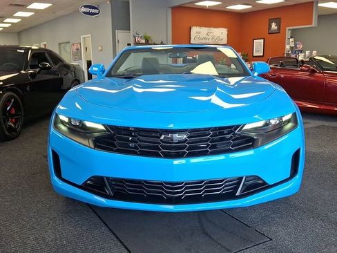 Used 2022 Chevrolet Camaro LT w/ Technology Package RWD image 2