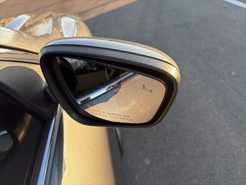 Used 2023 Ford Escape Platinum w/ Premium Technology Package image 4