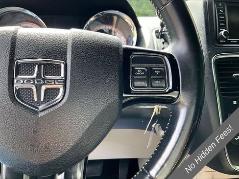 Used 2019 Dodge Grand Caravan SXT FWD image 16