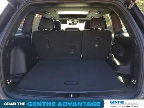 Certified 2024 Jeep Grand Cherokee Limited image 30