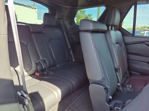 Certified 2025 Honda Pilot Black Edition image 11