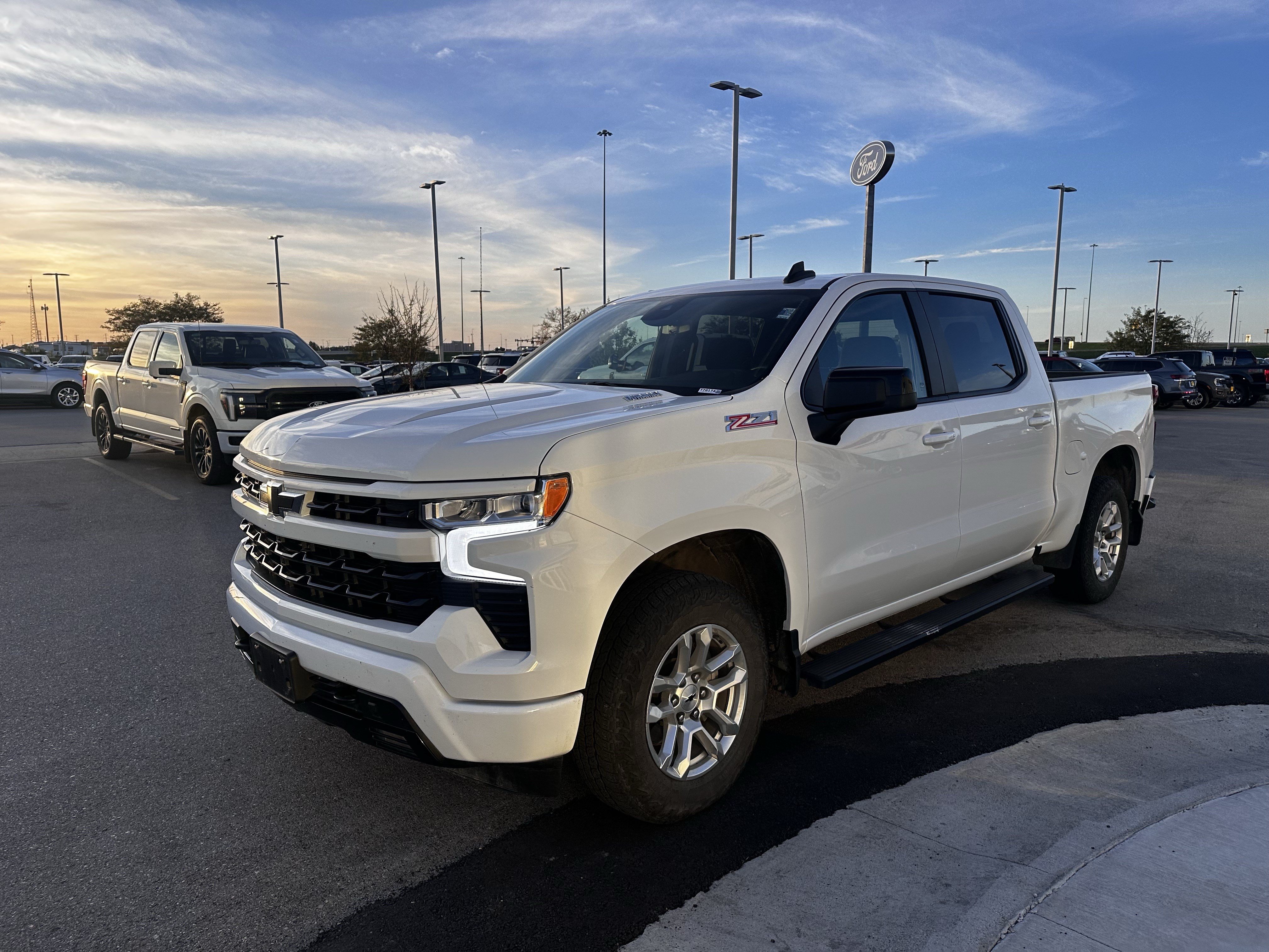 Used 2024 Chevrolet Silverado 1500 RST AWD/4WD image 3
