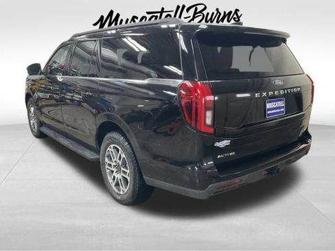 Used 2025 Ford Expedition Max Active AWD/4WD image 2