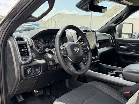 Used 2025 RAM 3500 Big Horn AWD/4WD image 15