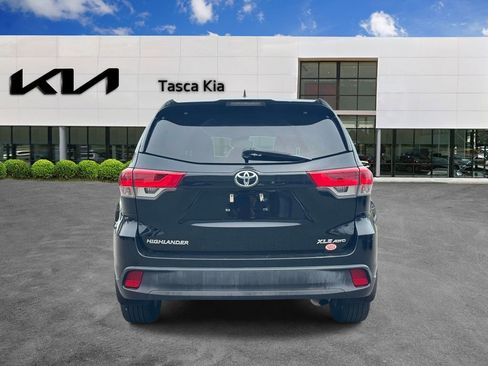 Used 2019 Toyota Highlander XLE AWD/4WD image 5