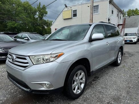 Used 2013 Toyota Highlander SE image 4