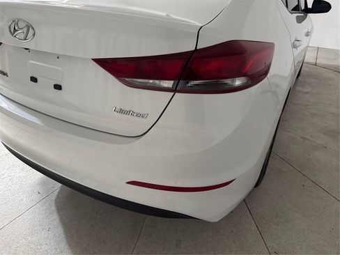 Used 2018 Hyundai Elantra SEL image 34