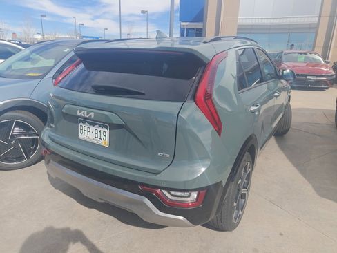 Used 2023 Kia Niro SX Touring image 4