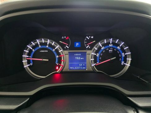 Used 2016 Toyota 4Runner SR5 AWD/4WD image 31