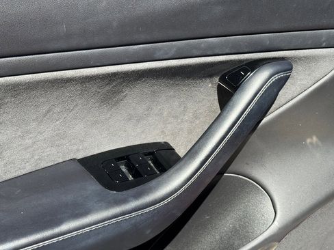 Used 2018 Tesla Model 3 image 31