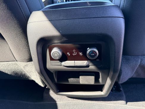 Used 2025 GMC Acadia Elevation image 20