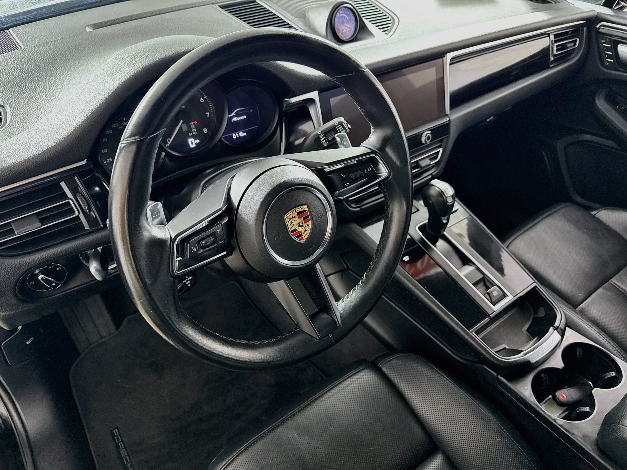 Used 2023 Porsche Macan AWD/4WD image 13