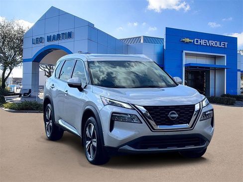 Used 2023 Nissan Rogue SL w/ SL Premium Package image 3