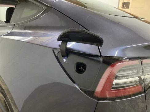 Used 2023 Tesla Model 3 Standard Range RWD image 90