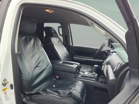 Used 2016 Toyota Tundra image 17