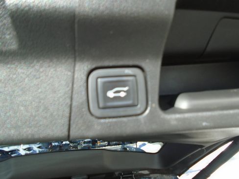 Used 2020 GMC Acadia Denali w/ Technology Package image 38